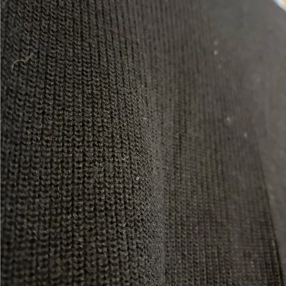 Extra Cozy Chelsea & Theodore Black Crew Neck Sweater Cashmere Blend - Picture 3 of 6